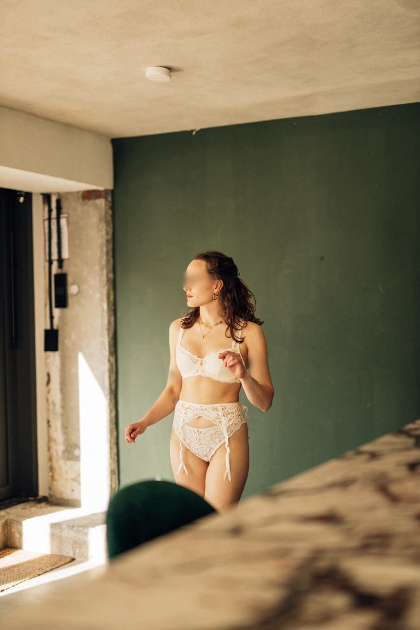 Emilia lachend